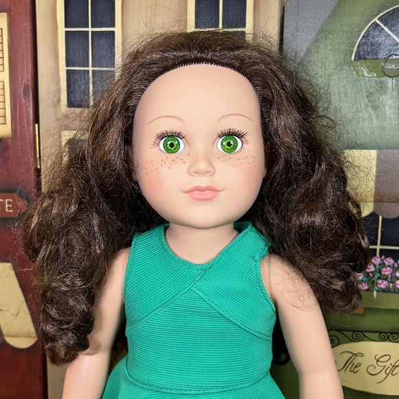 My Life City Toy Green Eyes Freckles Long Brown Curly Hair 18” Doll 2013 - Picture 4 of 13
